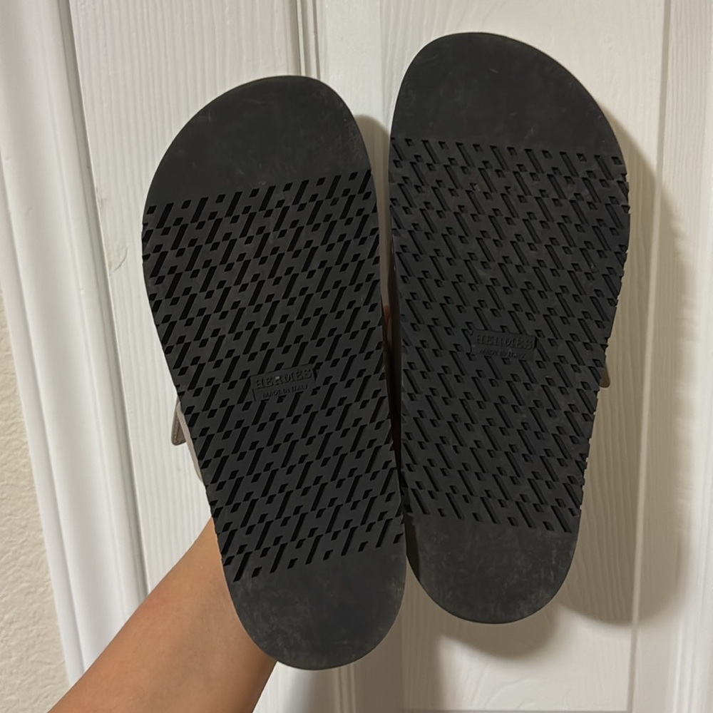 Hermès Chypre Beige Mastic Sandals - Picture 3 of 4